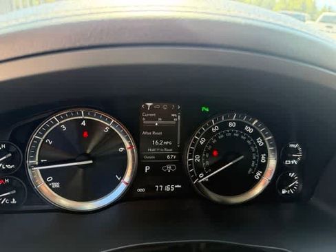 Used 2019 Lexus LX 570 4WD w/ Luxury Package image 20