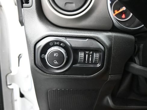 Used 2020 Jeep Gladiator Sport image 12