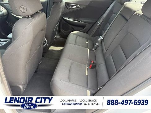 Used 2024 Chevrolet Malibu LT FWD image 11