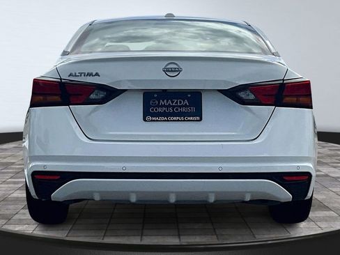 Used 2025 Nissan Altima 2.5 SV FWD image 6