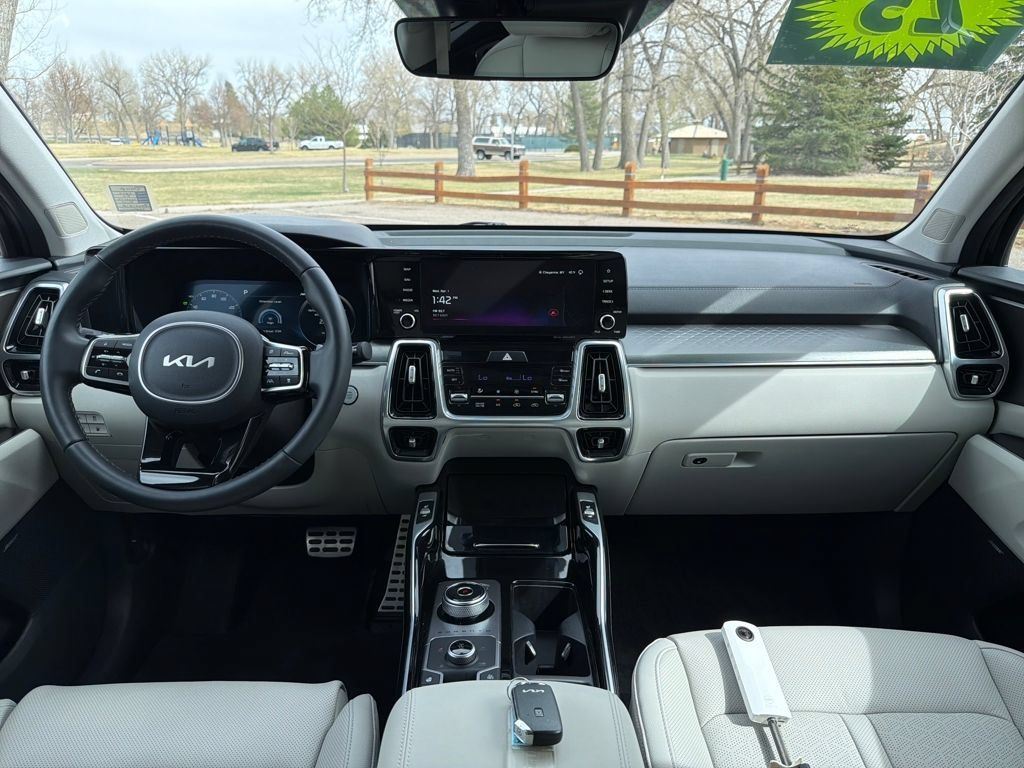 Used 2023 Kia Sorento SX Prestige AWD/4WD image 19
