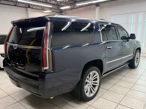 Used 2017 Cadillac Escalade ESV Platinum AWD/4WD image 9