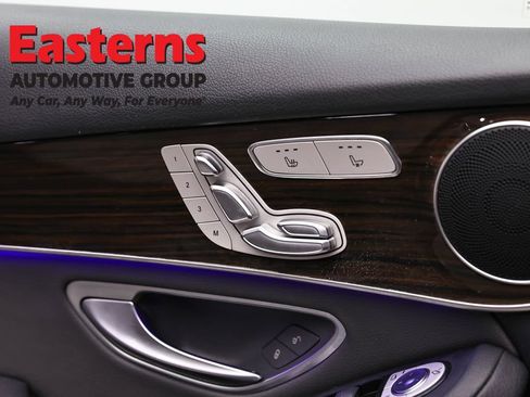 Used 2021 Mercedes-Benz GLC 300 4MATIC w/ Multimedia Package image 21