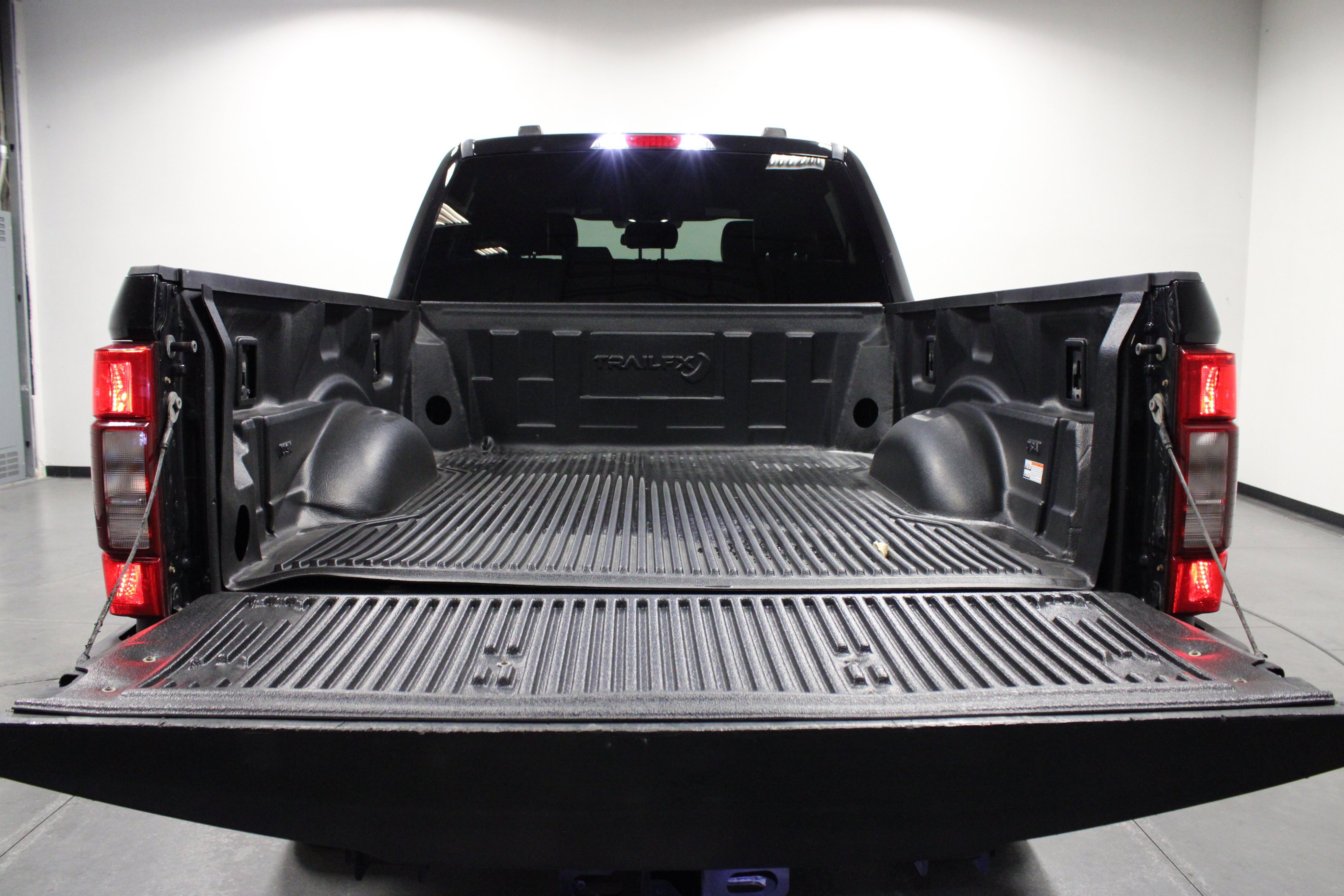 Used 2022 Ford F350 Lariat AWD/4WD image 14