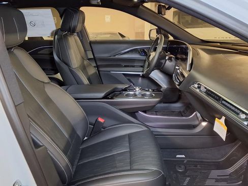 New 2026 Cadillac Lyriq Premium Luxury AWD/4WD image 6
