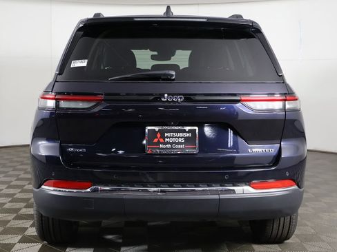 Used 2024 Jeep Grand Cherokee Limited AWD/4WD image 14