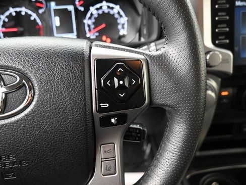 Used 2024 Toyota 4Runner SR5 image 25