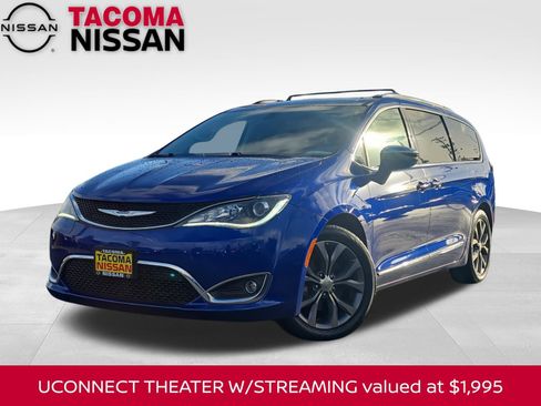 Used 2019 Chrysler Pacifica Limited image 1