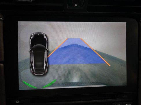 Used 2018 Porsche 911 Carrera 4 image 33