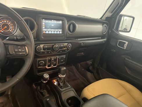 Used 2023 Jeep Gladiator Sport AWD/4WD image 32