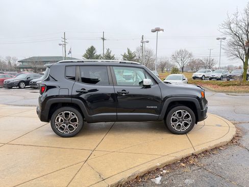 Used 2016 Jeep Renegade Limited image 4