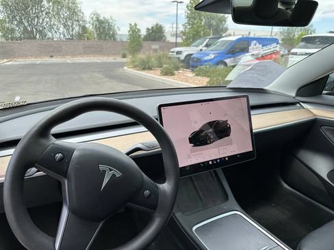 Used 2023 Tesla Model 3 Standard Range RWD image 13