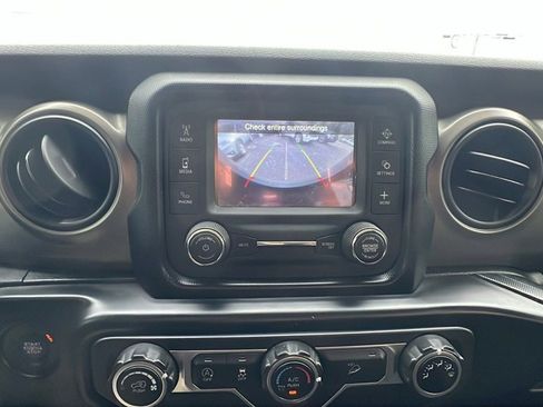 Used 2019 Jeep Wrangler Sport image 25