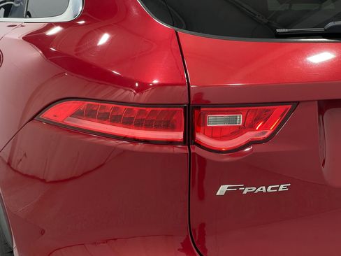 Used 2019 Jaguar F-PACE Prestige image 35