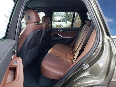 New 2026 BMW X5 xDrive40i w/ Premium Package AWD/4WD image 7