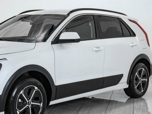 Used 2024 Kia Niro LX image 51