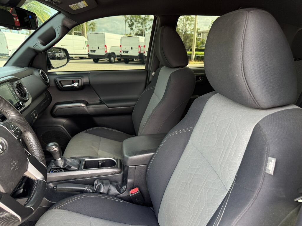 Used 2021 Toyota Tacoma TRD Off-Road w/ Technology Package AWD/4WD image 20
