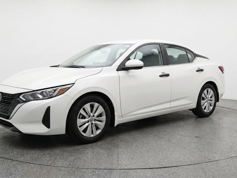 Used 2025 Nissan Sentra S FWD image 3
