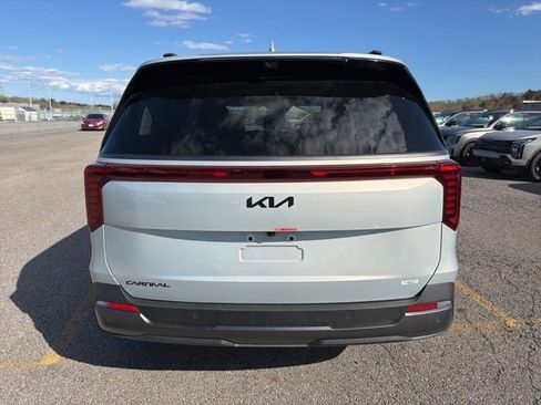 New 2026 Kia Carnival SX Prestige FWD image 4