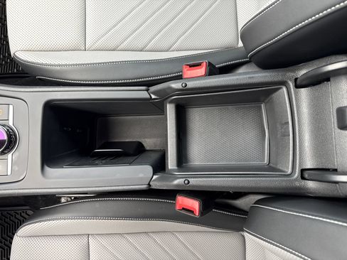 Certified 2025 Volkswagen Tiguan SE AWD/4WD image 27