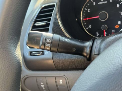Used 2017 Kia Forte LX FWD image 21