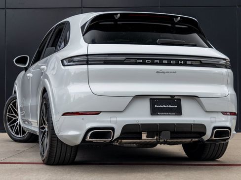 New 2026 Porsche Cayenne AWD/4WD image 3