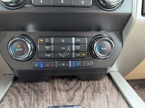 Used 2019 Ford F350 Lariat w/ Chrome Package AWD/4WD image 34