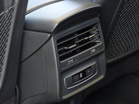 Used 2022 Audi Q7 3.0T Premium Plus AWD/4WD image 38