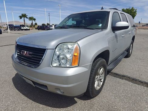 Used 2014 GMC Yukon XL SLT RWD image 1