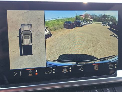 New 2026 GMC Sierra 1500 SLT image 5