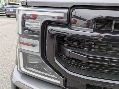 Certified 2022 Ford F250 Lariat w/ Black Appearance Package image 10