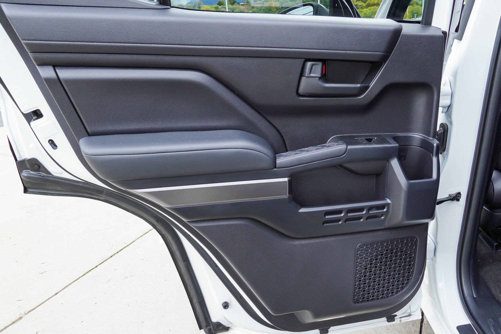 Certified 2025 Toyota 4Runner SR5 AWD/4WD image 23