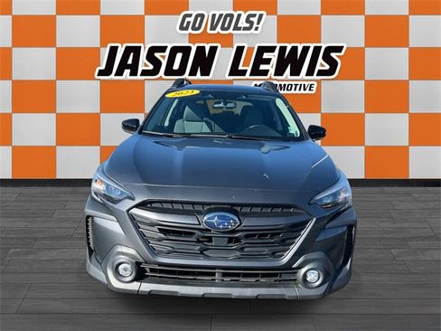 Used 2023 Subaru Outback Premium image 9