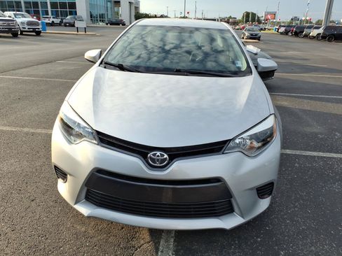 Used 2016 Toyota Corolla LE FWD image 2