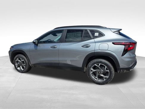 New 2026 Chevrolet Trax LT FWD image 4