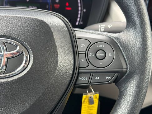 Used 2026 Toyota Corolla Cross L FWD image 26