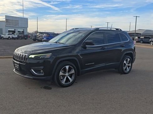 Used 2021 Jeep Cherokee Limited image 2