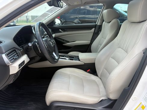 Certified 2018 Honda Accord Touring image 10