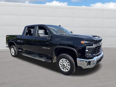 Used 2025 Chevrolet Silverado 2500 LT w/ Convenience Package AWD/4WD image 11