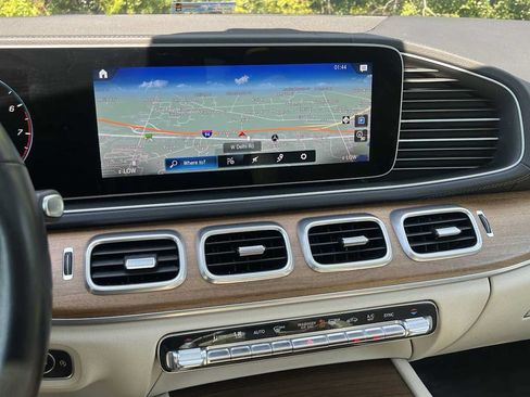 Used 2022 Mercedes-Benz GLS 450 4MATIC image 42