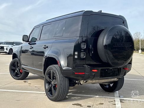 Used 2025 Land Rover Defender 110 X image 3