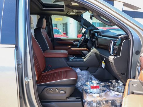 New 2026 GMC Sierra 3500 Denali Ultimate AWD/4WD image 35