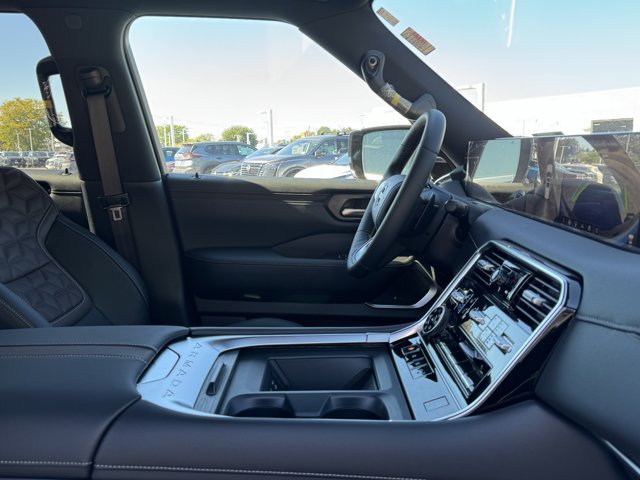 New 2026 Nissan Armada Platinum w/ Accent Package AWD/4WD image 32