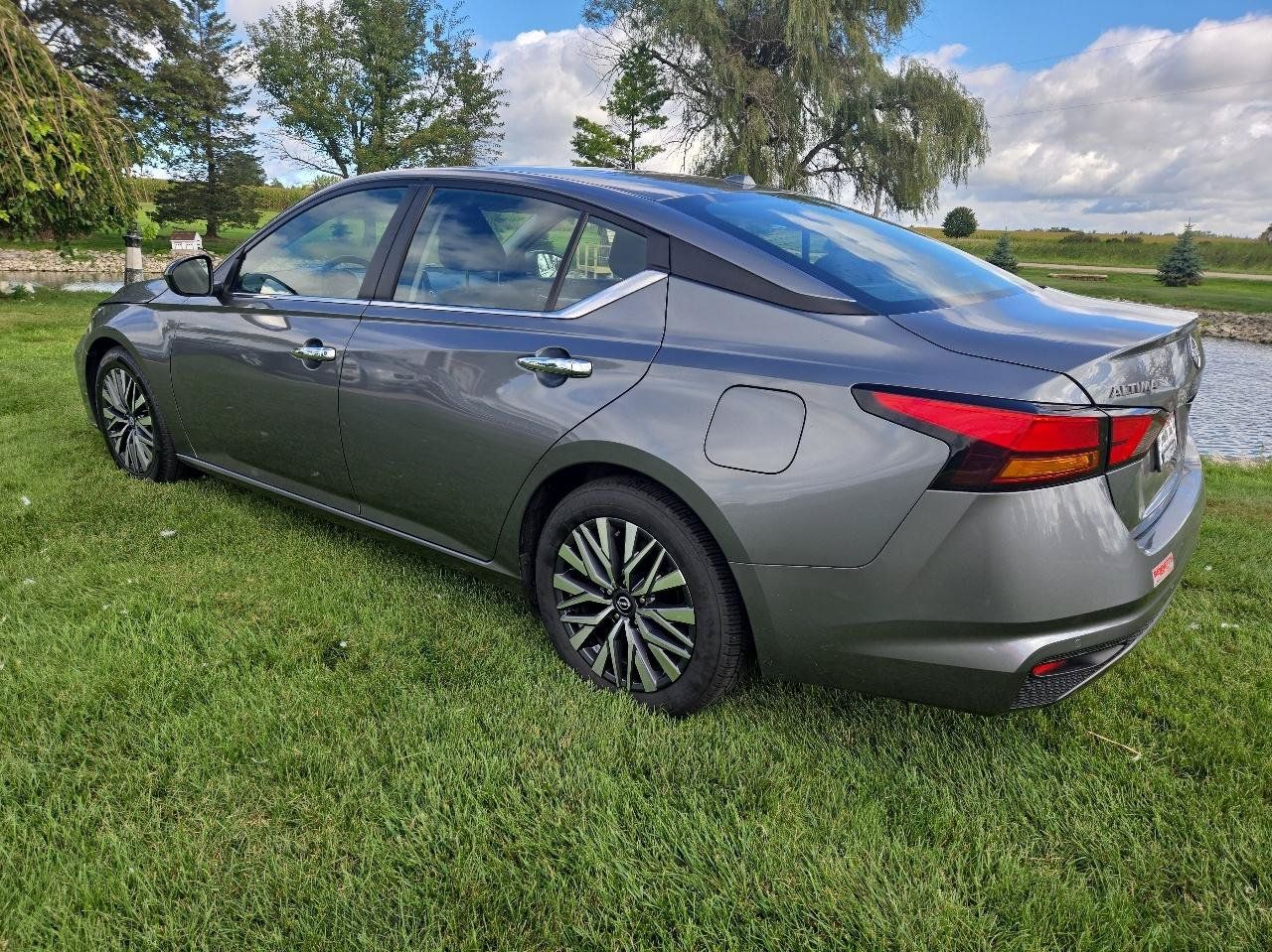Used 2023 Nissan Altima 2.5 SV FWD image 6