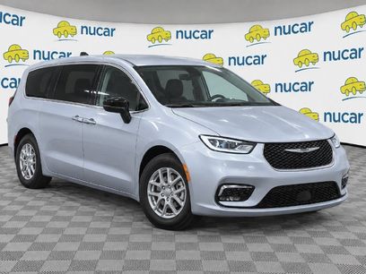Used 2024 Chrysler Pacifica Touring-L