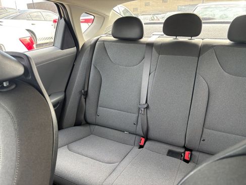 Used 2025 Kia K4 LXS image 38