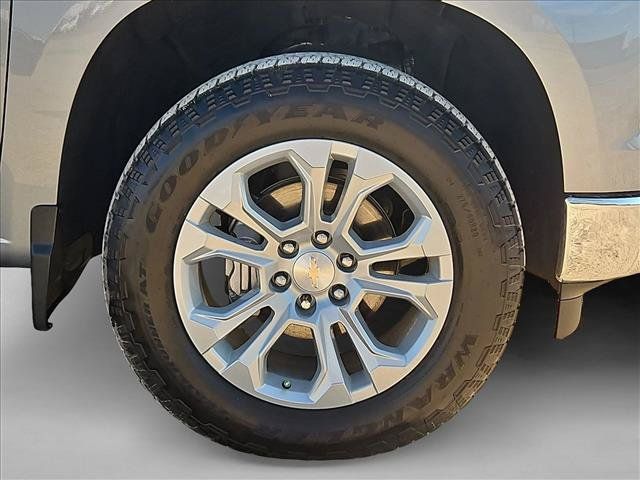 Certified 2025 Chevrolet Silverado 1500 LTZ AWD/4WD image 24