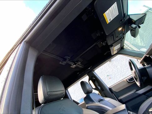 Used 2023 Ford Bronco Wildtrak image 13