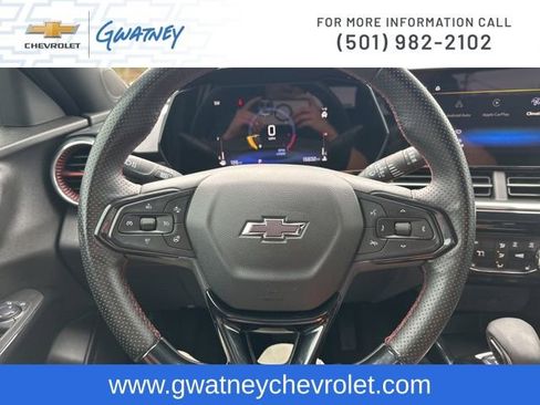 Used 2025 Chevrolet Trax RS w/ Driver Confidence Package image 16