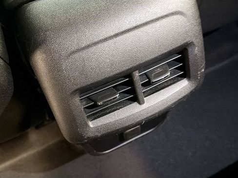 Used 2018 Chevrolet Equinox LT image 24